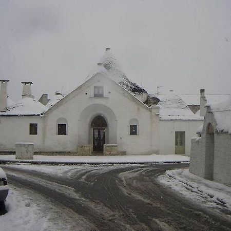 Отель Residenza De Leonardis Альберобелло Экстерьер фото